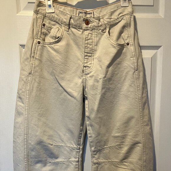 We the Free Barrel White Washed Barrel Jeans (Size 26) - Picture 4 of 16